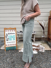 Load image into Gallery viewer, Wide Leg Twill Jeans