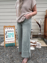 Load image into Gallery viewer, Wide Leg Twill Jeans
