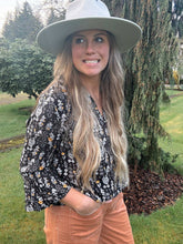 Load image into Gallery viewer, Vintage Floral top