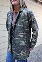 Load image into Gallery viewer, Vintage Camo Military Jacket