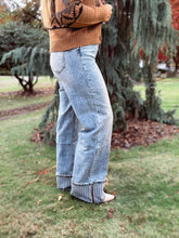 Load image into Gallery viewer, Wide Leg Stripe Cuff Jean