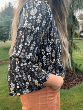 Load image into Gallery viewer, Vintage Floral top