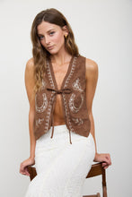 Load image into Gallery viewer, Horseshoe Suede Vest