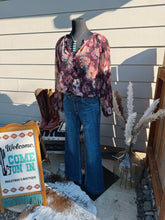 Load image into Gallery viewer, Spring Crop Blouse