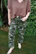 Load image into Gallery viewer, Vintage Floral Pants