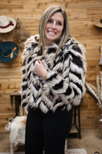 Load image into Gallery viewer, Stripe Fur Pattern Jacket