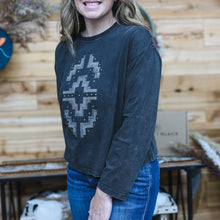 Load image into Gallery viewer, Ariat Mineral Wash Long Sleeve