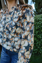 Load image into Gallery viewer, Pipped Ruffled Floral Top