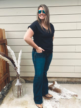 Load image into Gallery viewer, Black Flowy Top