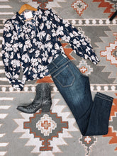 Load image into Gallery viewer, Ella Skinny