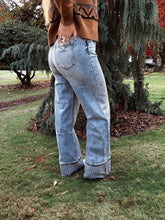Load image into Gallery viewer, Wide Leg Stripe Cuff Jean