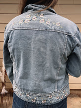 Load image into Gallery viewer, Floral Denim Jacket