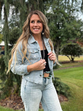 Load image into Gallery viewer, Crop Denim Star Jacket