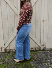 Load image into Gallery viewer, High Rise Front Seam Jeans