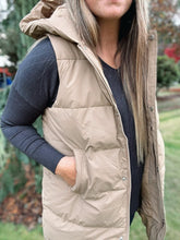 Load image into Gallery viewer, Hooded Long Puffer Vest Camel