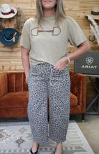 Load image into Gallery viewer, Horse Bit Graphic Tee