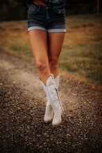 Load image into Gallery viewer, The Everest Ice Boot