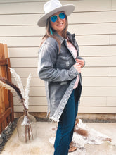 Load image into Gallery viewer, Washed Denim Jacket