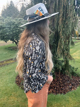 Load image into Gallery viewer, Vintage Floral top