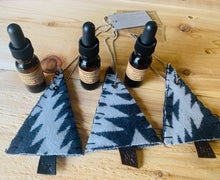 Load image into Gallery viewer, Wool Car Freshener