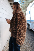Load image into Gallery viewer, Leopard Faux Fur Alva Coat
