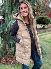 Load image into Gallery viewer, Hooded Long Puffer Vest Camel
