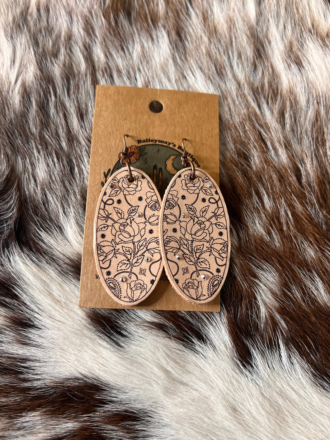 Chainstitch White Earrings