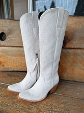 Load image into Gallery viewer, Laramie Oyster Boot

