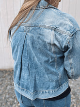 Load image into Gallery viewer, Denim Crop Jacket
