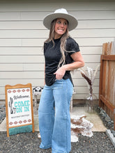 Load image into Gallery viewer, Mid Rise Pocket Jean
