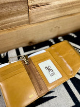 Load image into Gallery viewer, Robin Hobo Wallet Natural
