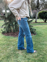 Load image into Gallery viewer, Vermont Slim Trouser
