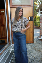Load image into Gallery viewer, Leopard Collared Shirt
