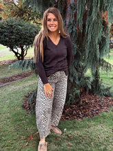Load image into Gallery viewer, High Rise Leopard Barrel Jeans
