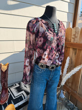Load image into Gallery viewer, Spring Crop Blouse
