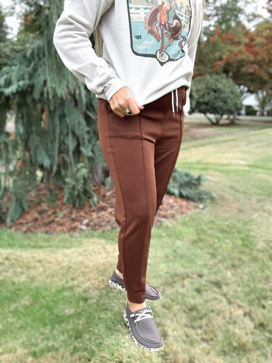 Jogger with Pocket Brown