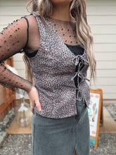 Load image into Gallery viewer, Leopard Tie Vest

