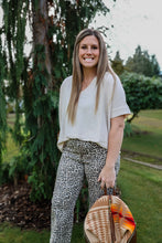 Load image into Gallery viewer, High Rise Leopard Jean
