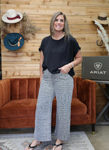 Load image into Gallery viewer, High Rise Grey Leopard Pants
