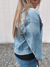 Load image into Gallery viewer, Denim Crop Jacket
