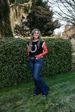 Load image into Gallery viewer, Black Contrast Short Sleeve Horseshoe Sweater
