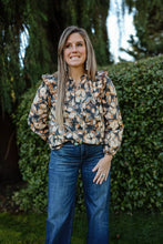 Load image into Gallery viewer, Pipped Ruffled Floral Top
