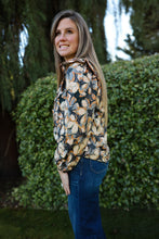 Load image into Gallery viewer, Pipped Ruffled Floral Top
