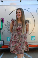 Load image into Gallery viewer, Women's floral pattern dress with pockets. 
