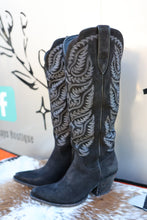 Load image into Gallery viewer, Black Laramie Western Boot
