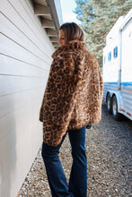 Load image into Gallery viewer, Leopard Faux Fur Alva Coat
