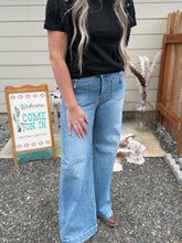 Load image into Gallery viewer, Mid Rise Pocket Jean
