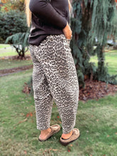 Load image into Gallery viewer, High Rise Leopard Barrel Jeans
