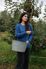 Load image into Gallery viewer, the perfect midweight classic blue round neck sweater 
