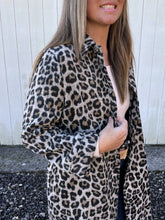 Load image into Gallery viewer, Leopard Beth Jacket
